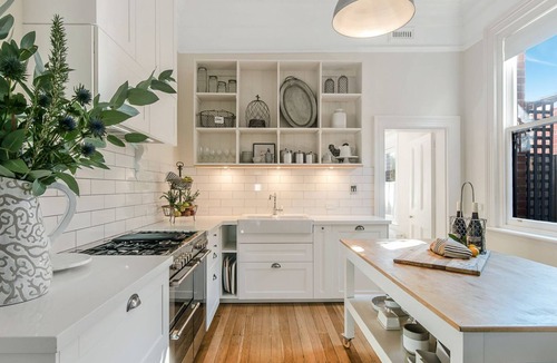 Hobart Central Business District Cottage | Millibelle Terrace Stunning city home free parking