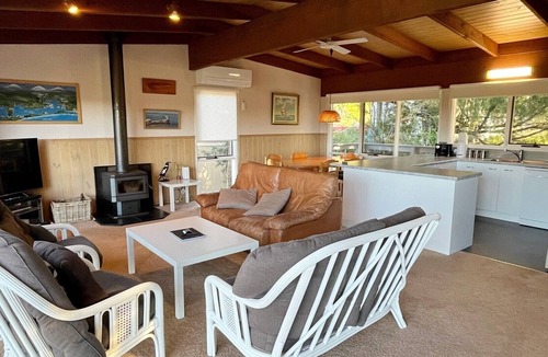 Metung House | Millimgimbi | Scenic Metung Getaway