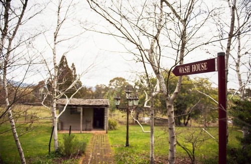 Wooragee Cottage | Miners Cottage