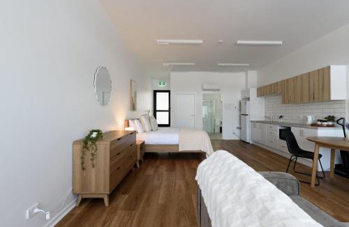 Hillcrest Apartment | Minimalist Studio Near Burnie | Bright & Cozy