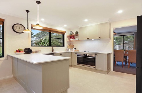 Berrima House | Mirambeena - Welcoming retreat in Berrima with gardens, firepit & easy family comfort