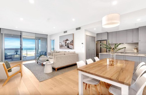 Moana Apartment | 'Moana Wave' A Marvellous Beachfront Residence