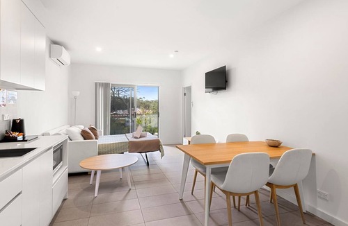 Callala Beach Apartment | Modern 1 Bed Apartment - 6 Min Walk to Beach