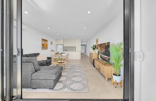 Batemans Bay Apartment | Modern 1-Bedroom Apt with Sweeping Water Views