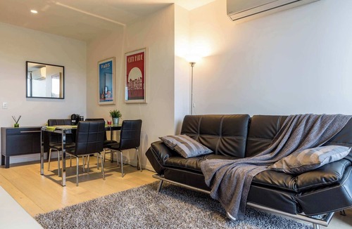 Parkville Apartment | Modern 1BDR in Tranquil Parklands