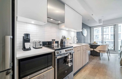 Garden District Apartment | Modern 1BR, Designer Condo, Sleeps 4