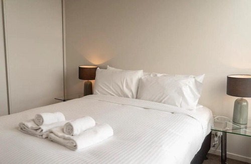 Brunswick Apartment | Modern 2 Bedroom Apartment In Brunswick