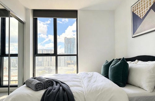 Adelaide Central Business District Apartment | Modern 2B2B City Apartment-Free Parking-Pool-Gym