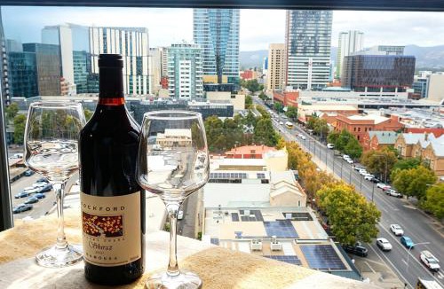 Adelaide Central Business District Apartment | Modern 2B2B City Apartment-Free Parking-Pool-Gym