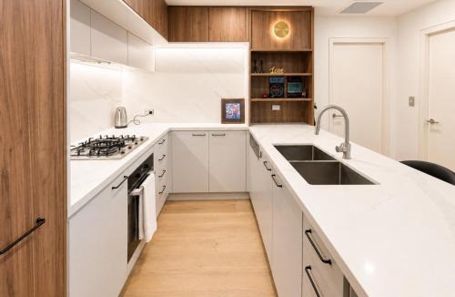 Macquarie Park Apartment | Modern 2BDR Retreat walk to Metro and Macquarie