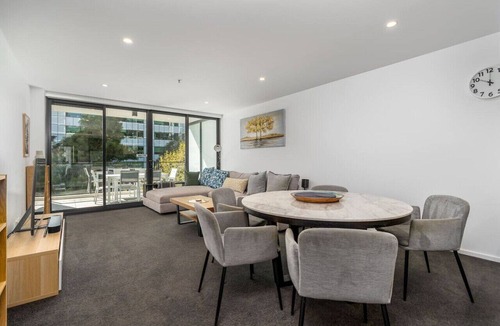 City East Apartment | Modern 2BR APT in Highgate Executive Apartment