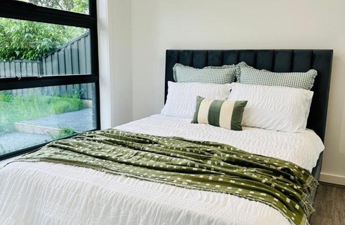 Preston Apartment | Modern 2BR Townhouse Preston Long Term Stays & Pet Friendly