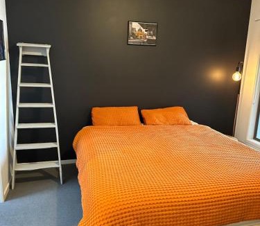 Craigieburn House | Modern 3 bed 2 bath house, parking and outdoor space
