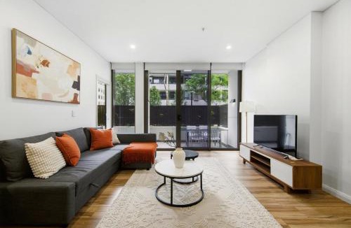 Mascot Apartment | Modern 3-Bedroom Apartment Near Airport & Train