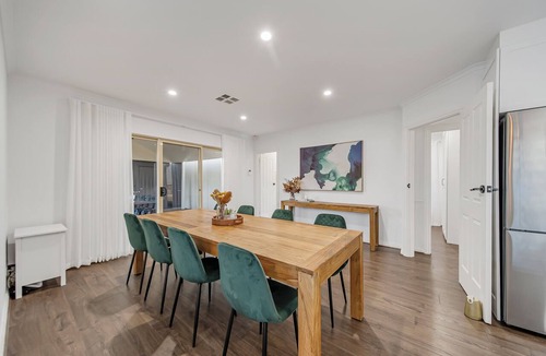 Allenby Gardens House | Modern 3BR Cottage Near City & Beach