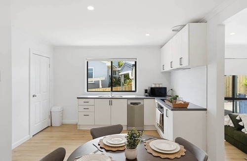 Warrane House | Modern 3BR Family Home Near Hobart CBD with Free Parking