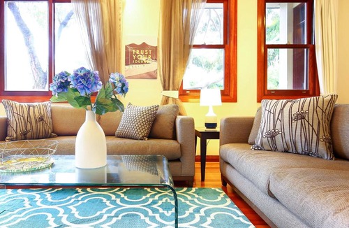 Annandale Villa | Modern 4 bed | 3 bath city villa