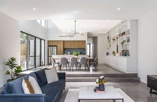 West Leederville House | Modern 4-Bed Double-Story House with Patio