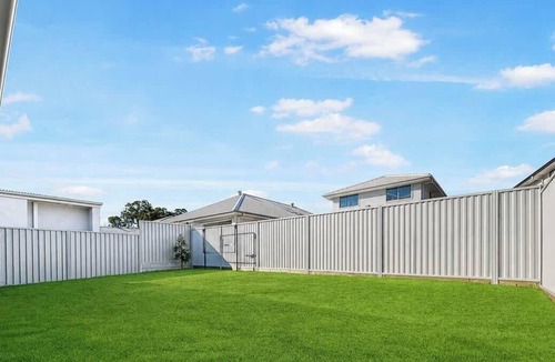 Menangle Park House | Modern 4BR Family Retreat in Menangle Park
