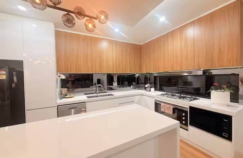 Braybrook House | Modern Braybrook 3BR Near CBD Parking WiFi Stay