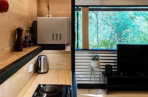 North Warrandyte Apartment | Modern, Calm, in the Treetops