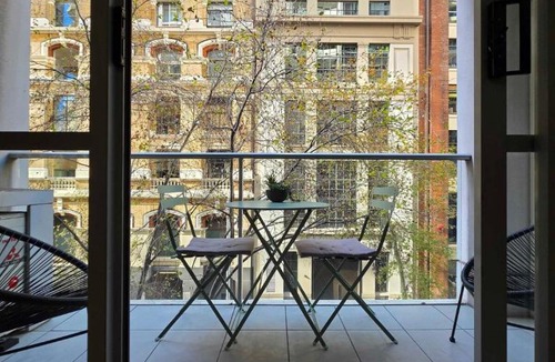 Sydney Central Business District Apartment | Modern City-Centre Apartment on Kent with Pool, Gym & Free Parking