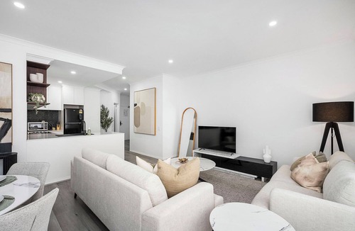 East Perth Apartment | Modern City Escape | Stylish 2BR Apartment