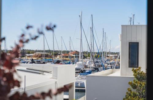 Geographe House | Modern Coastal Townhouse Beach & Marina Views