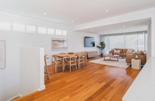 Geographe House | Modern Coastal Townhouse Beach & Marina Views