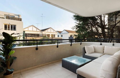 Maroubra Apartment | Modern Coogee Apt with Lift, Parking & Balcony