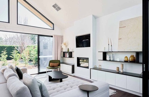 Pialligo House | Modern Cottage at Beltana Farm