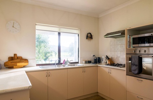 Scotsdale Cottage | Modern cottage with gorgeous rural views 15 mins from Denmark town