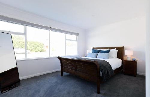 East Devonport House | Modern Ease in East Devonport