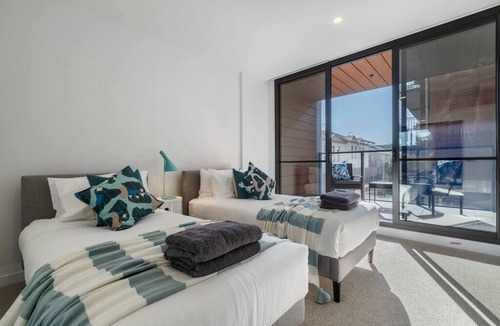 Windsor Apartment | Modern Elegance meets Comfort!