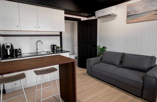 Exmouth Apartment | Modern, exclusive, fully furnished, self-contained 1x1 studio apartment,