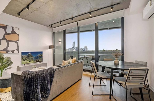 Cremorne Apartment | Modern, Executive 1 Bedroom Apartment With Balcony