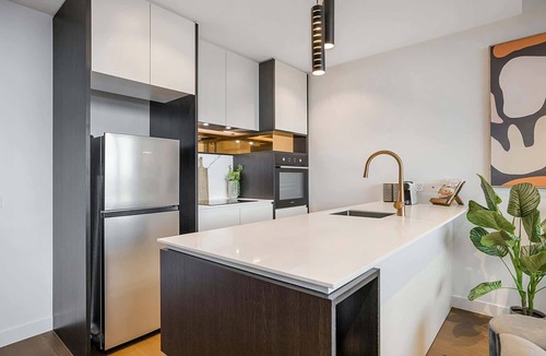 Cremorne Apartment | Modern, Executive 1 Bedroom Apartment With Balcony