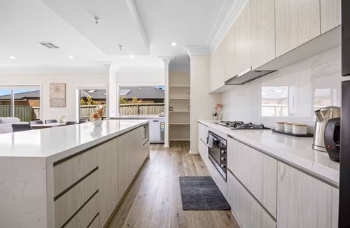 St Leonards House | Modern Family Home St Leonards Near Geelong, 2m Drive to Beach