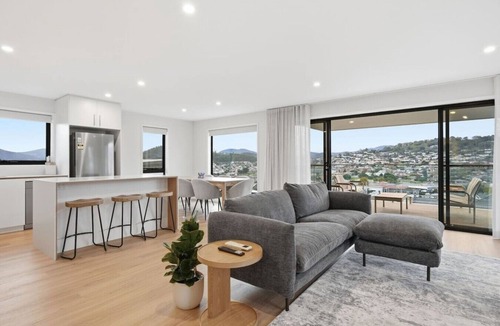 Rose Bay House | Modern Lindisfarne Escape