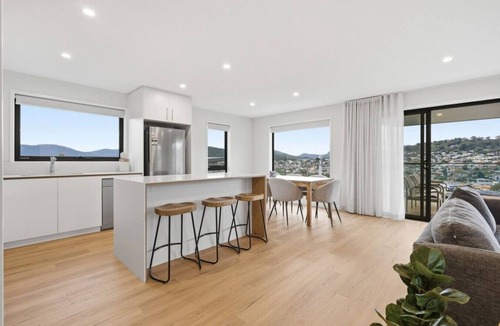 Rose Bay House | Modern Lindisfarne Escape