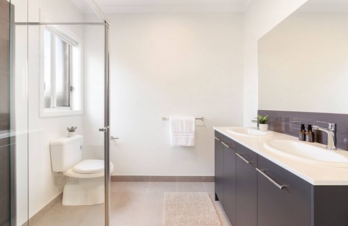 Lucas House | Modern Lucas Comfort Quiet, Beautiful & Spacious