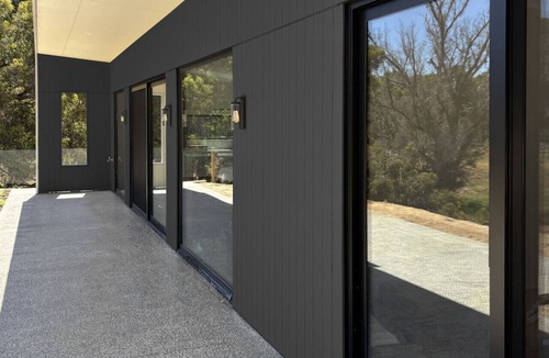 Nannup House | Modern Luxe Bush Retreat | 3BR Near Trails