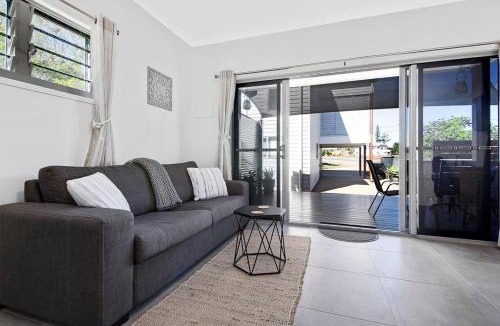 Emu Park House | Modern Luxury Studio Apartment