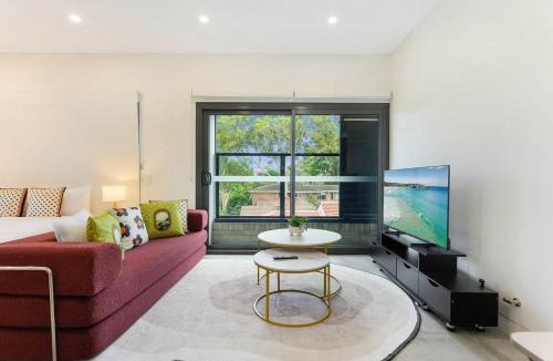 Marrickville Apartment | Modern Marrickville Studio 10 Min Walk to Train