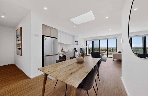 Cannington Apartment | Modern,Newly Furnished Apartment with Full Kitchen