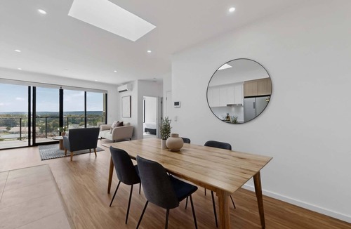 Cannington Apartment | Modern,Newly Furnished Apartment with Full Kitchen