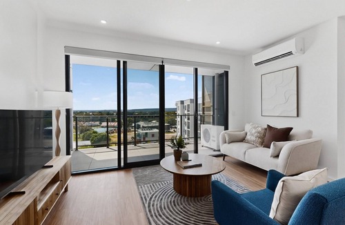 Cannington Apartment | Modern,Newly Furnished Apartment with Full Kitchen