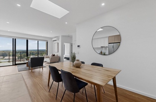 Cannington Apartment | Modern,Newly Furnished Apartment with Full Kitchen