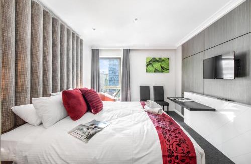 Chinatown Apartment | Modern Nomads Centrally Located Studio with Queen Bed Near CBD