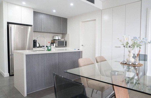 Lidcombe Apartment | Modern Retreat near stadiums